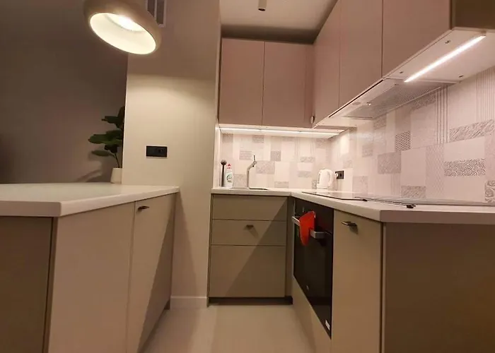 Mlociny Metro Apartment 3
